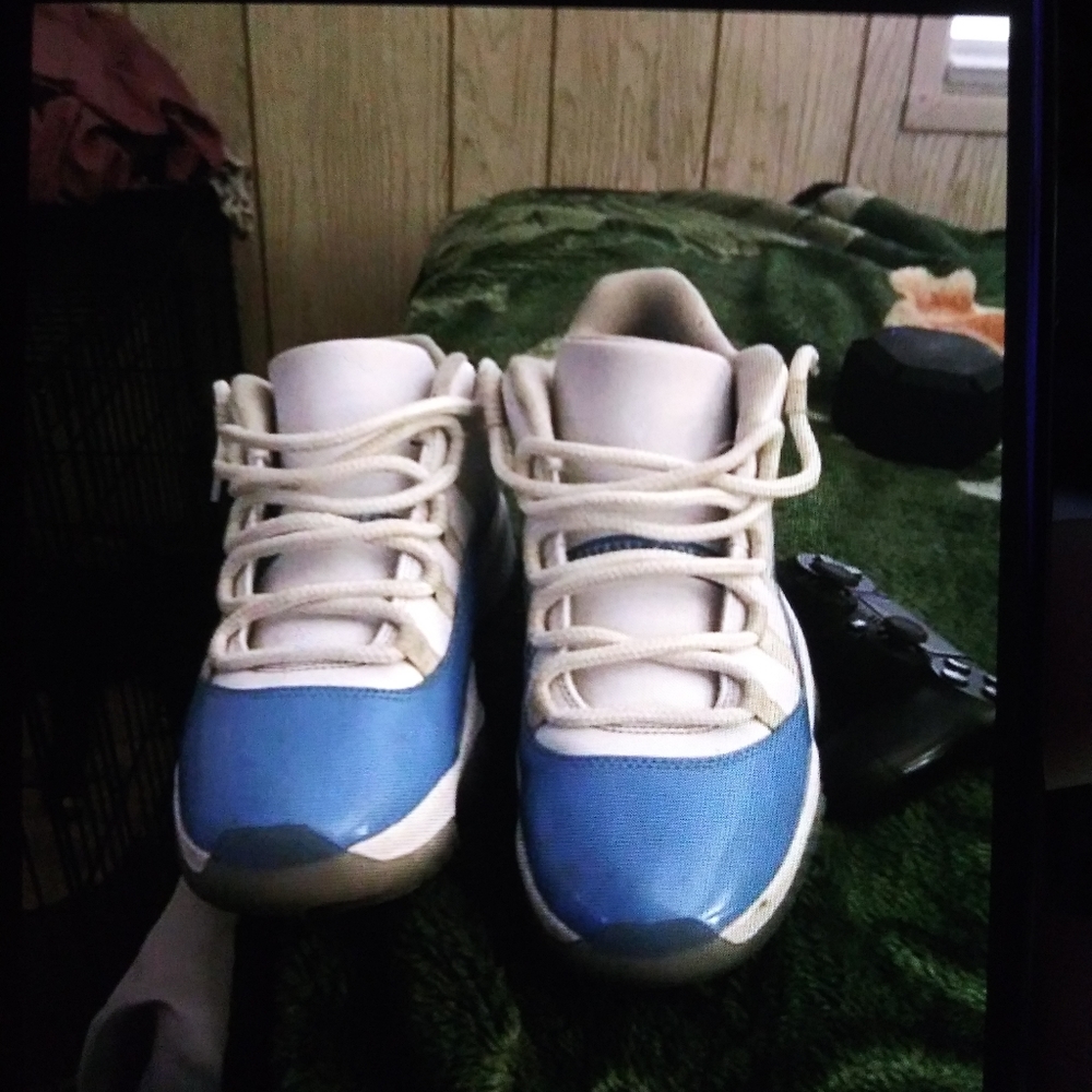 Unc 11s size 9.5